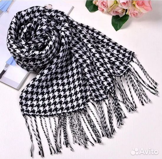 Шарфы и палантины новые