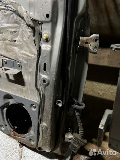 Mitsubishi pajero 4 Дверь задняя левая