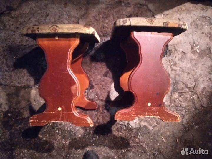 Две табуретки