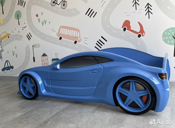 Детская кровать машина