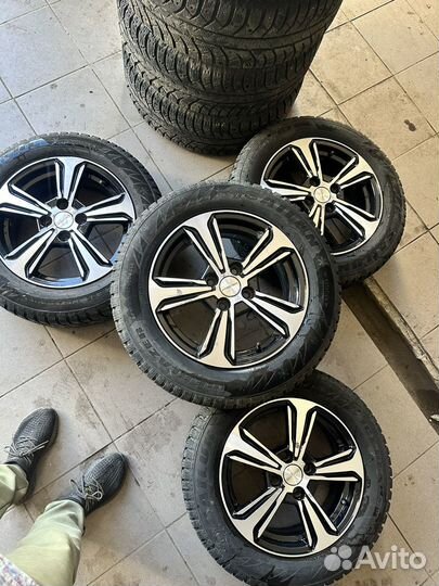 Продам литье и зимнию резину
