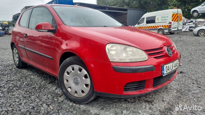 Фара правая Volkswagen Golf 5