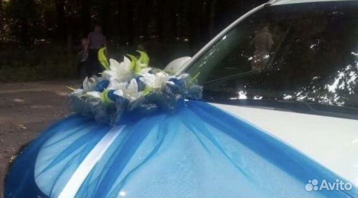 Свадебное украшение на автомобиль
