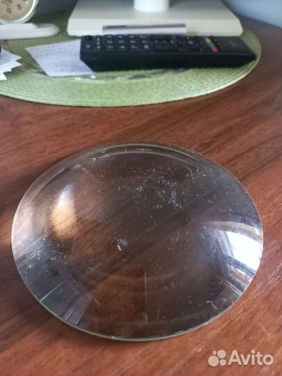 Увеличительное стекло