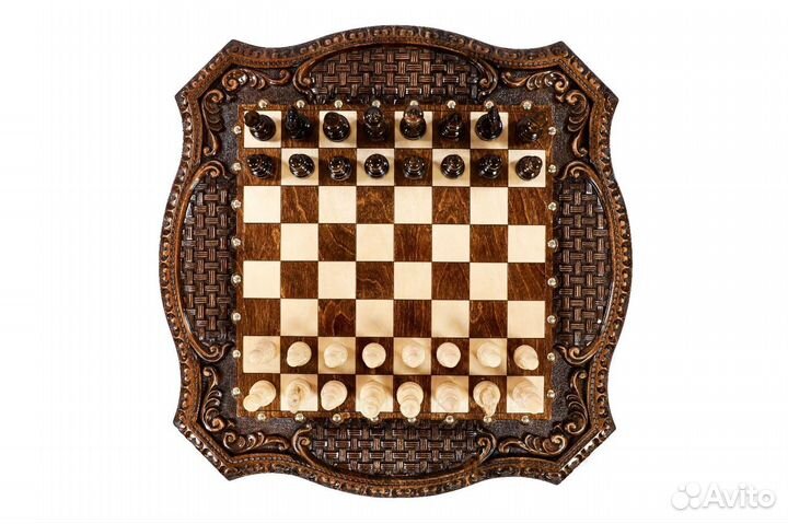 Шахматный столик с авторским оформлением контура с