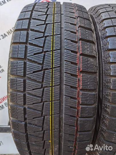 Bridgestone Blizzak Revo GZ 235/50 R17 98V