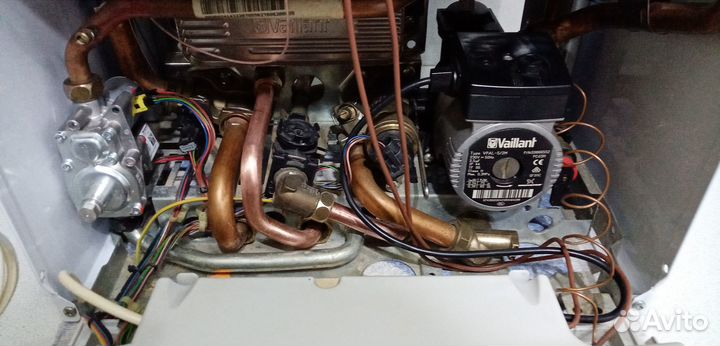 Газовый котел Vaillant VUW INT 240/3-3