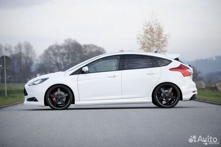 Ford Focus ST 11-14 Накладка на передний бампер