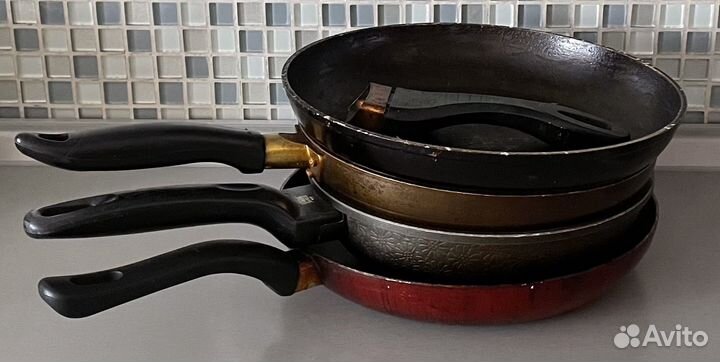 Сковородки Б/У пакетом 4 шт. D. 24, 26, 28