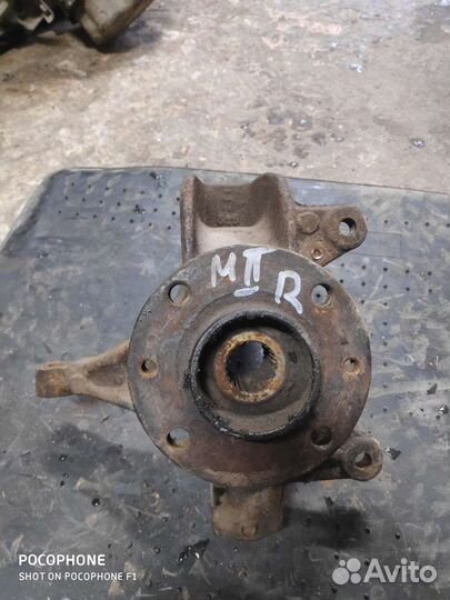 Правый поворотный кулак Renault Megan 2