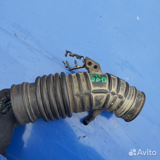 Патрубок воздушного фильтра p11 рест QG18