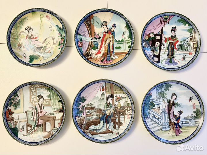 Тарелка Красавицы Красного Дворца Китай Винтаж