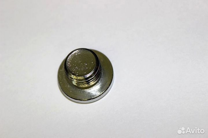 Крышка контрольного отверстия