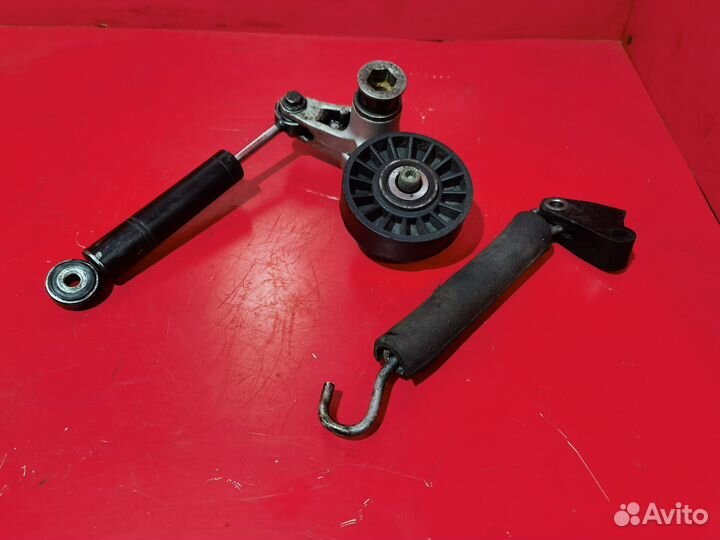 Механизм натяжения ремня Мерседес Спринтер 95-2000