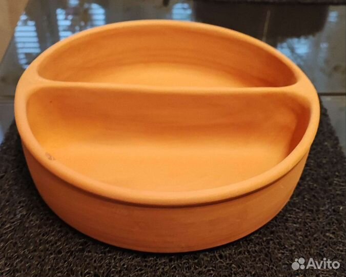 Глиняный горшок для цветов