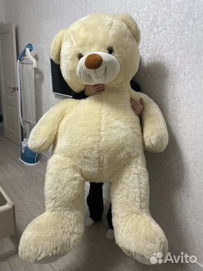 Большой плюшевый мишка
