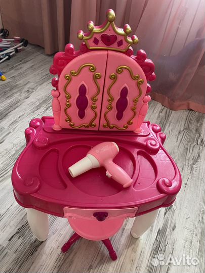 Столик для девочки