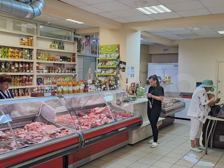 Торговая площадь, с арендатором 284 м²