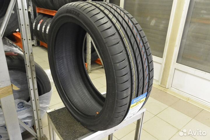 Bearway BW388 225/40 R18 92V