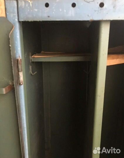 Шкаф металлический двустворчатый СССР