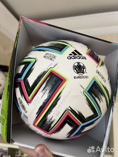 Футбольный мяч adidas uniforia euro 2020