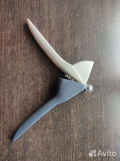 Пресс для измельчения чеснока