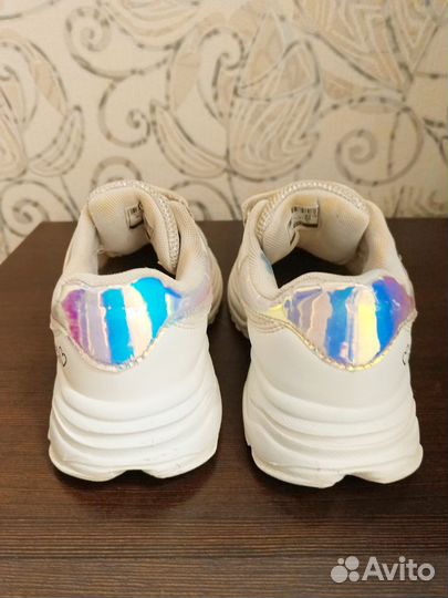 Кроссовки для девочки 34 размер