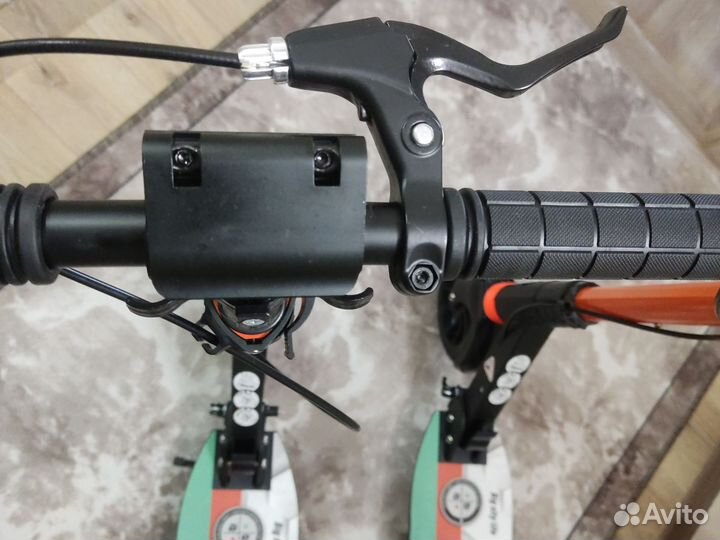 Самокат с дисковым тормозом