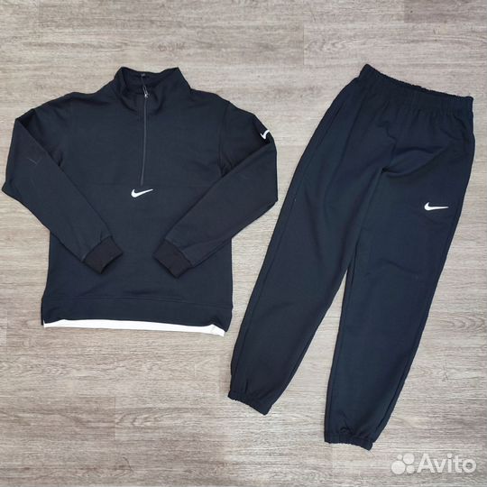 Костюм спортивный Nike