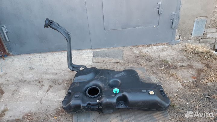 Топливный бак Рено Логан 1