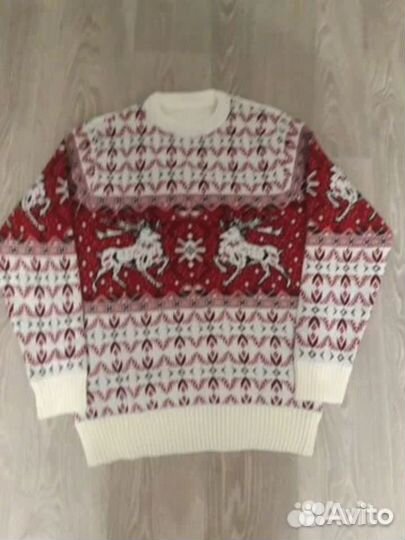 Свитер новогодний