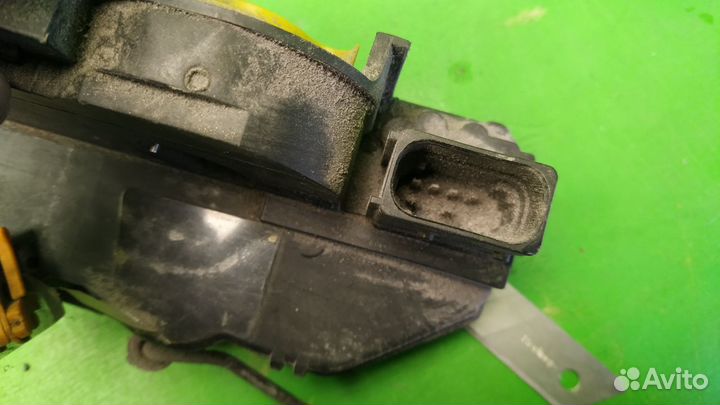 Замок двери передней левой Chevrolet Cruze