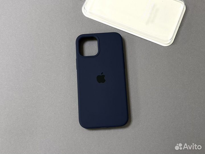 Чехол на iPhone 12/12 Pro + Стекло