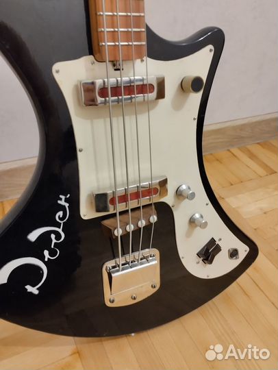 Бас гитара роден