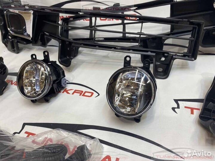 Противотуманные фары Toyota LC 200 с 2016г B7382
