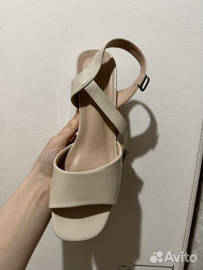 Каблуки бежевые