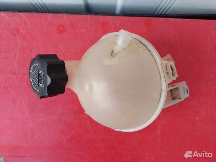 Расширительный бачок Citroen C4