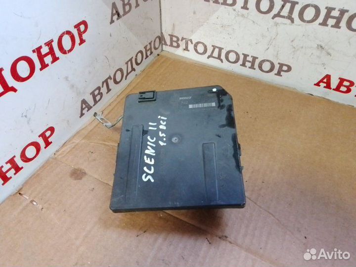 Блок предохранителей Renault Scenic 2