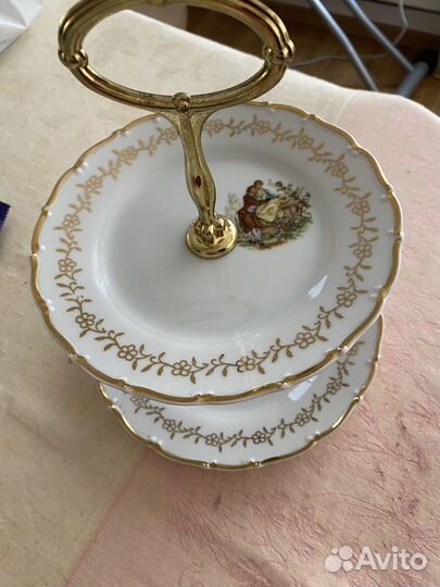 Молочник, этажерка фарфоровая,Молочники