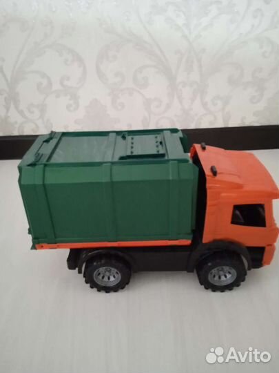 Машина мусорка