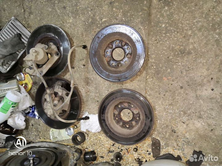 Передние тормозные суппорта Хонда Аккорд 8 2.0