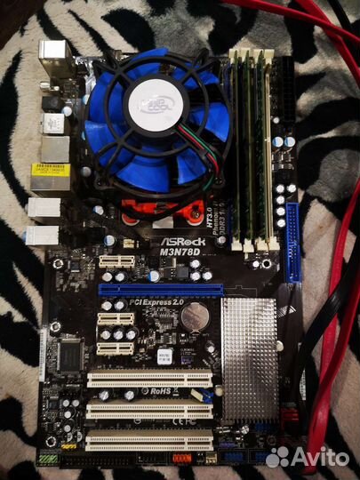 Материнская плата с процессором и памятью