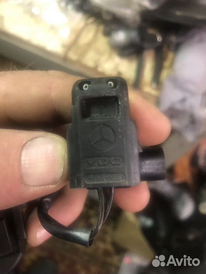 Форсунки омывателя лобового стекла Mercedes