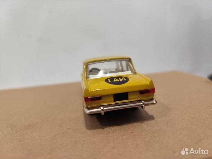 Модель А8 автомобиля СССР Москвич 412 гаи