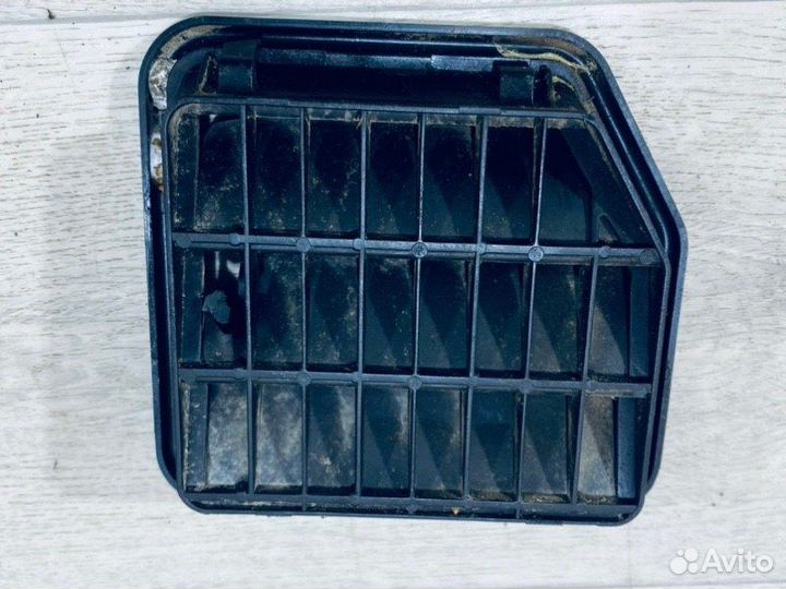 Решетка вентиляционная Volkswagen Golf V хетчбэк