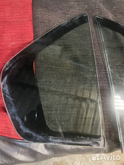Форточка задняя Рено Логан 2