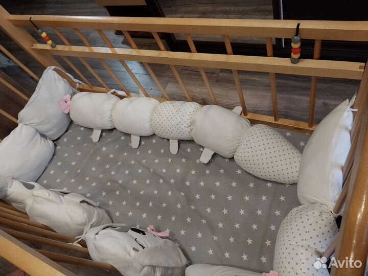 Бортики в детскую кроватку для девочки