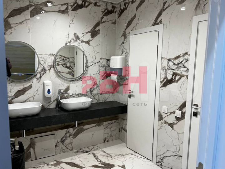 Офис с переговорной 40 кв.м в Центре с парковкой