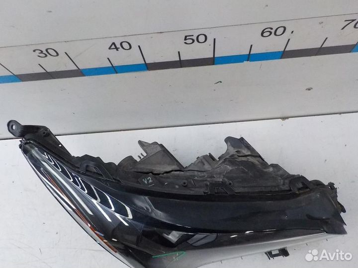Фара правая Lexus NX200/NX200t/NX300/NX300h