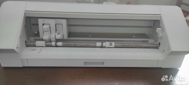 Режущий плоттер silhouette